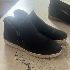 Bella Vita Black Ankle Boots